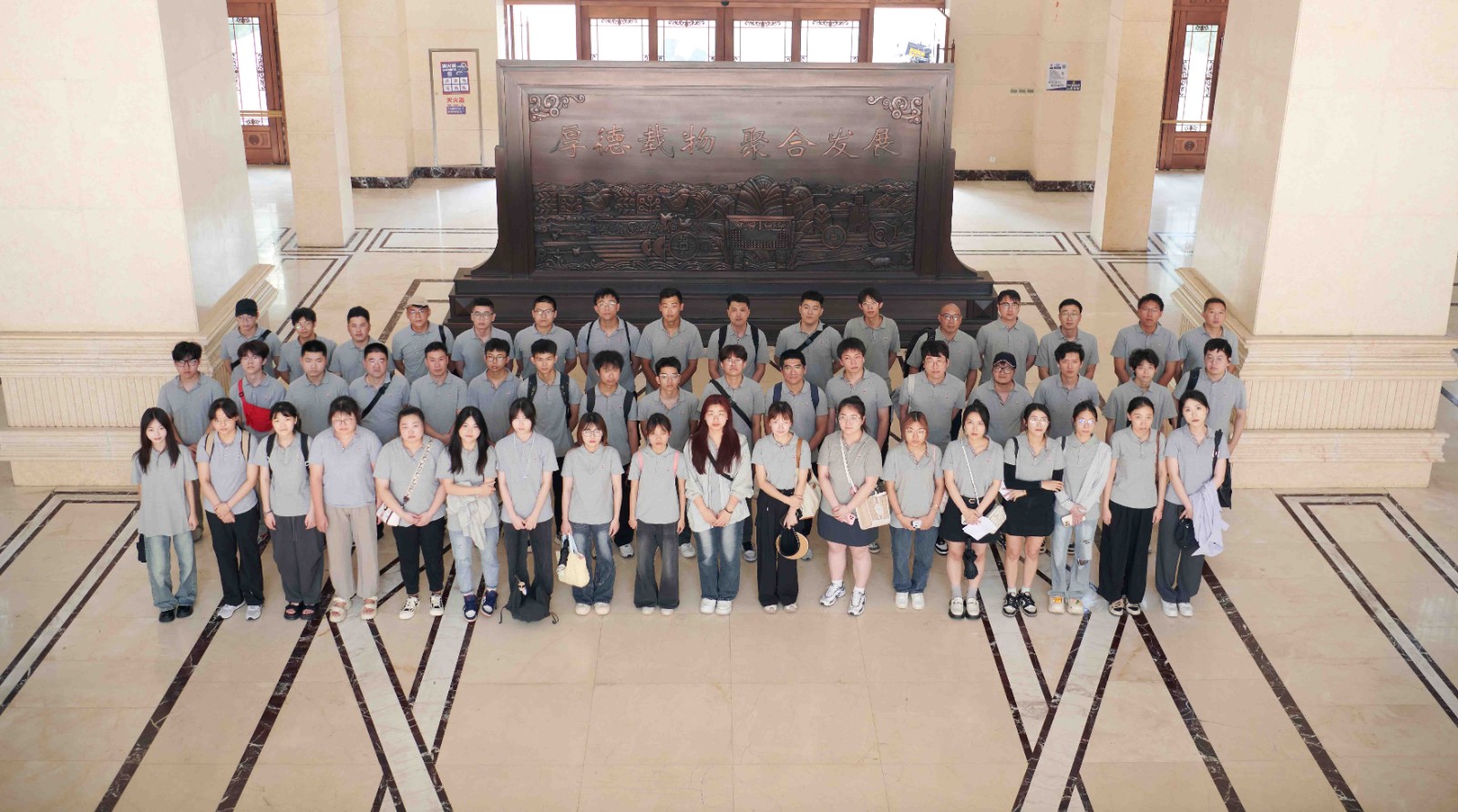 中閥傳媒蒼南海螺灣團建活動：共筑‘中閥心·中閥夢’，激發(fā)團隊新活力，共繪輝煌未來